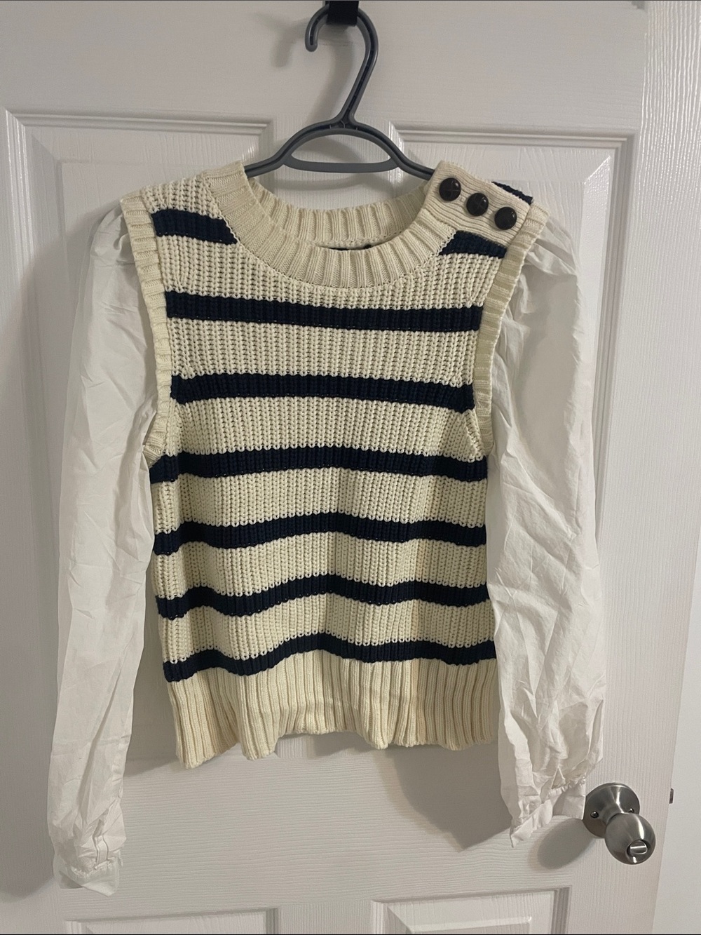 Rails Bambi knit vest with sleeves size Small
Ivory Stripe